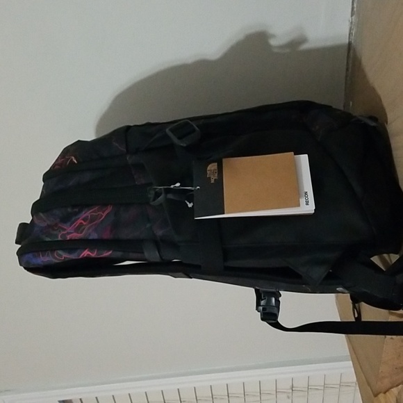 NEW! The North Face Recon fullsize backpack NWT - Picture 9 of 14